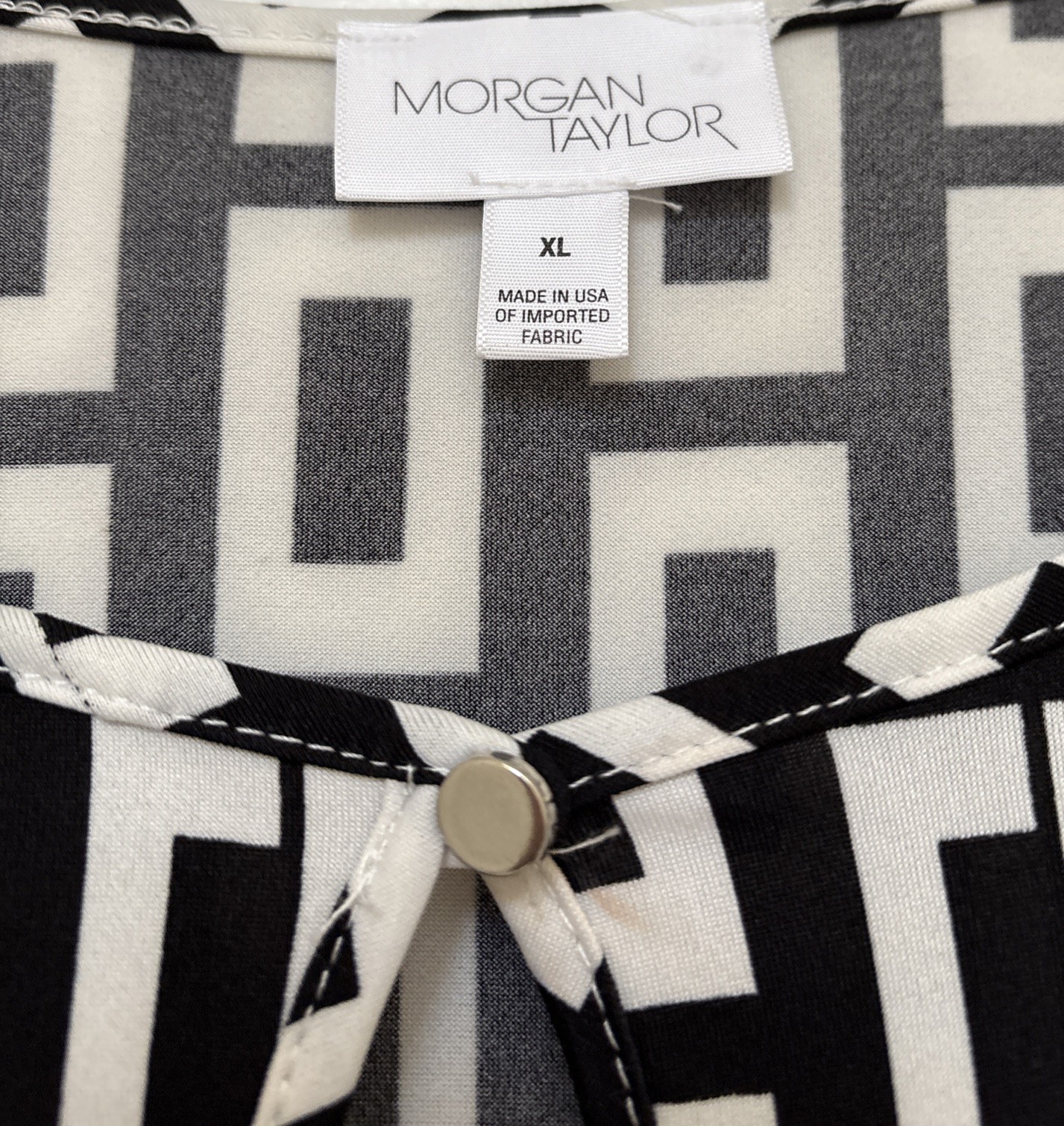 Morgan Taylor XL Black & White Geometric Print 3/4 Sleeves Top