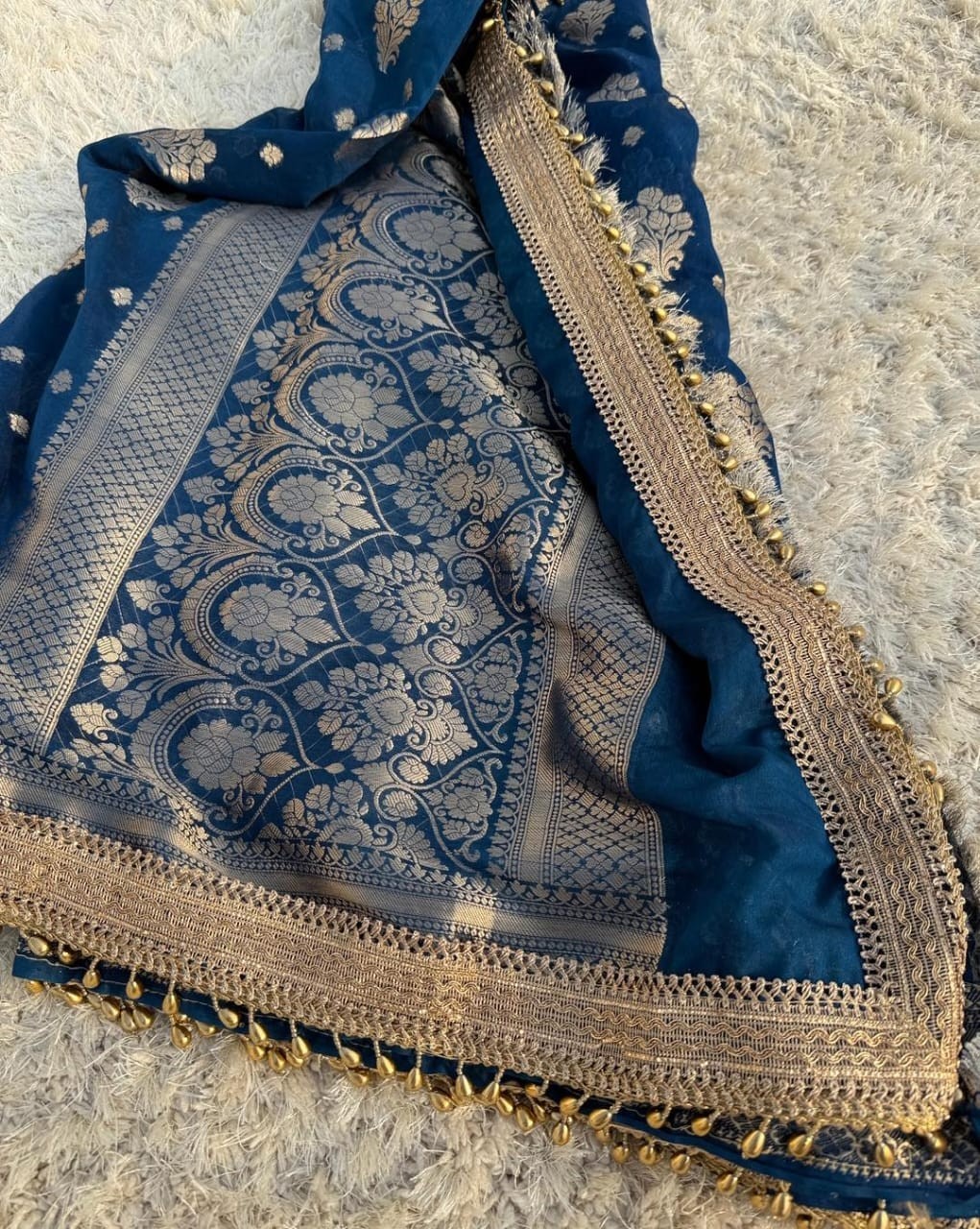 Banarasi Georgette Silk Saree Woven Pallu Designer Lace Border & Blouse
