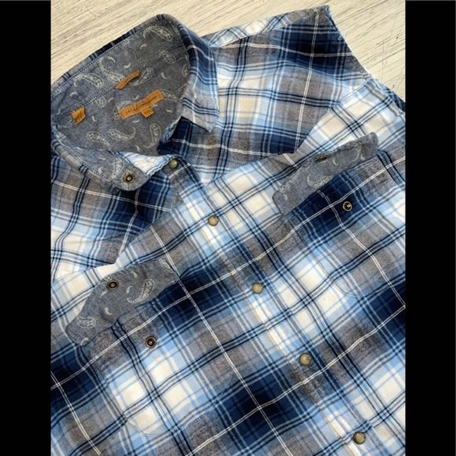 Jachs Girlfriend Sleeveless Flannel Button Down Top
