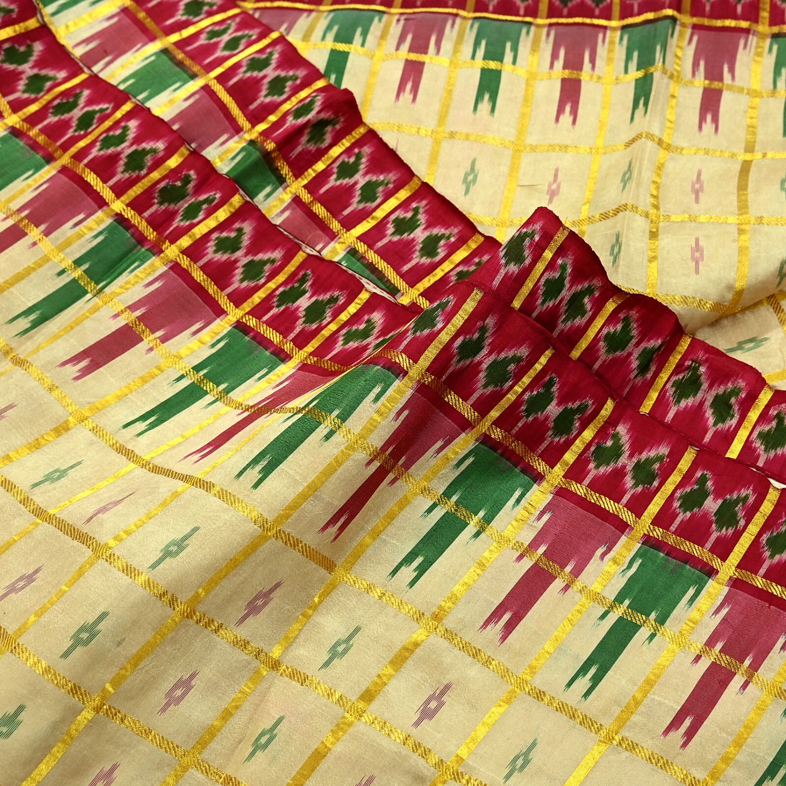 Indian Vintage Sari Dark Red & Beige Pure Silk Hand Woven Ikat Sarees Fabric 5yd