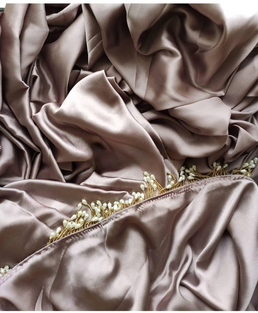 Solid/Plain Bollywood Satin, Silk Blend Saree (Grey)