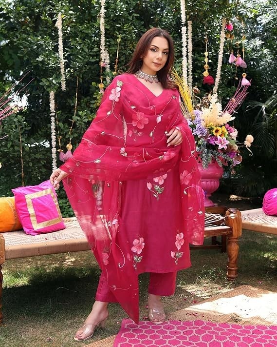 Ask Rufus Is it machine washable? Does it come with a dupatta