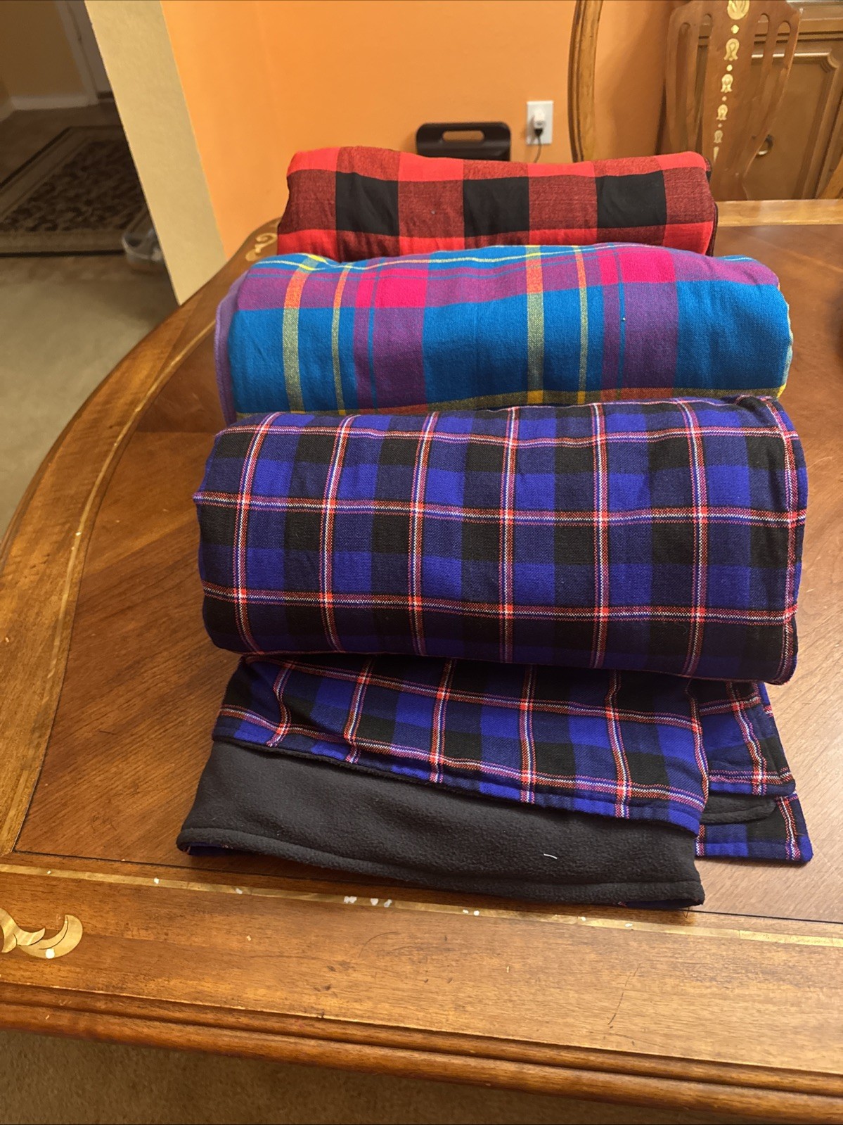 Checked maasai shuka/throw blanket/sarong/picnic blanket/traditional clothing