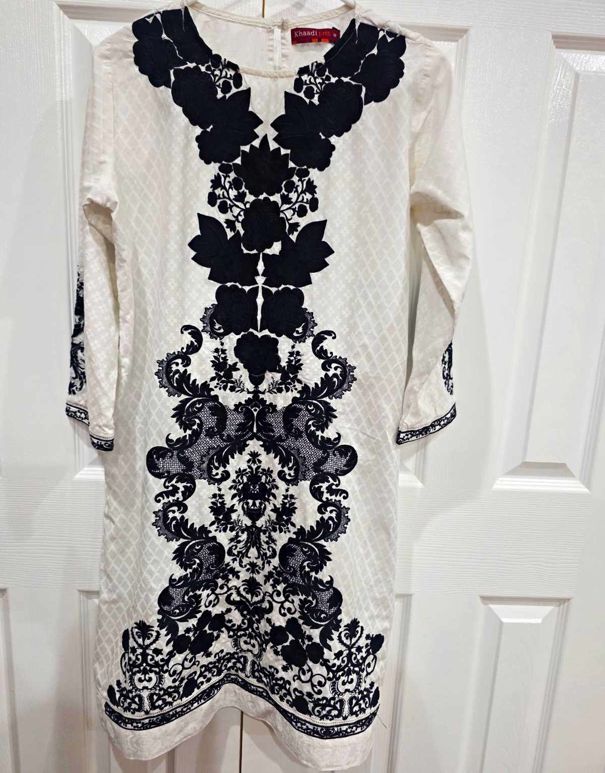 Khaadi Prêt Embroidered Kurta Kurti White & Black Size 12 (Fits Small-Med)