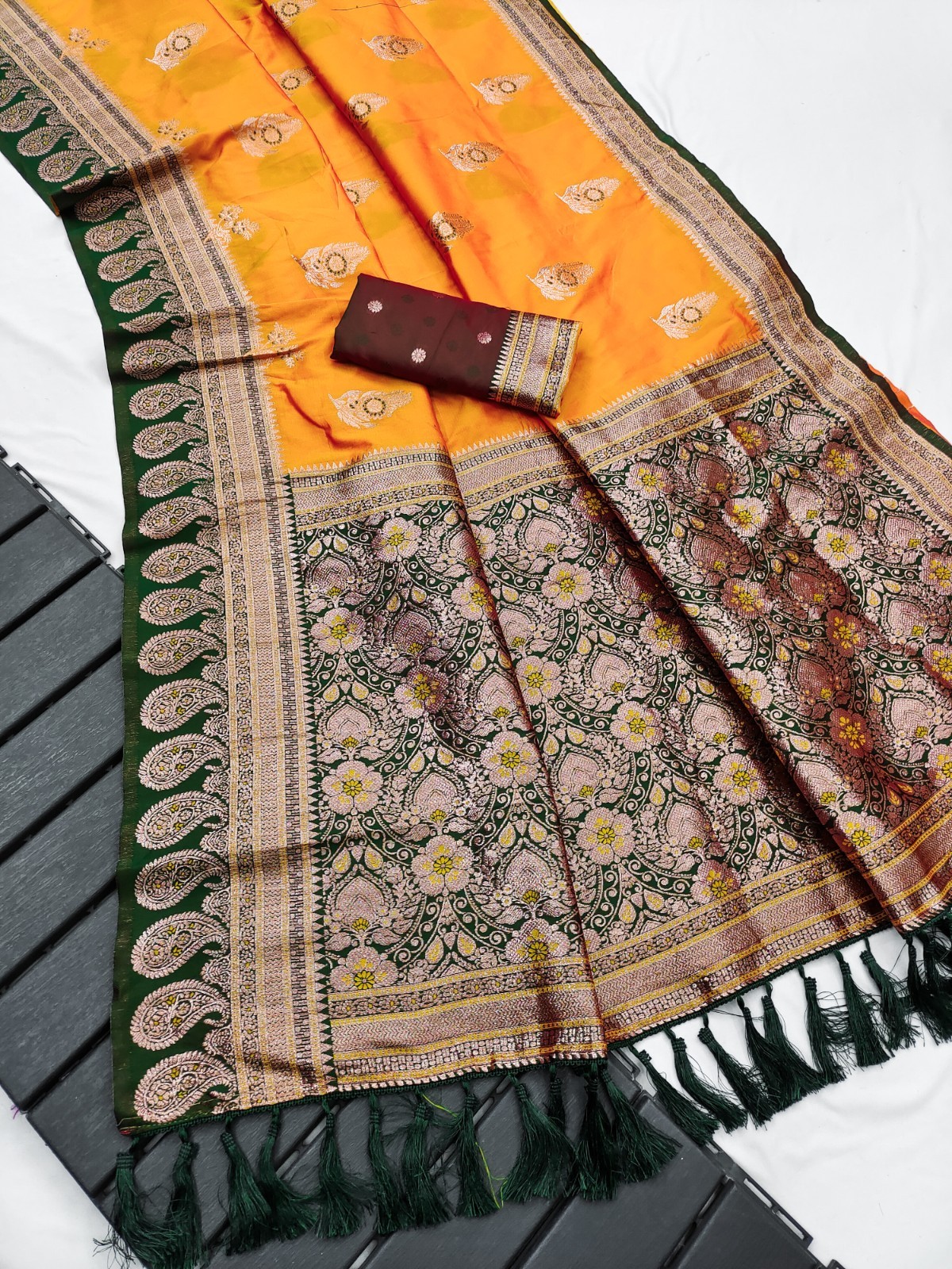Attractive Designer Paithani Silk Saree With Blouse For Function & Festival
