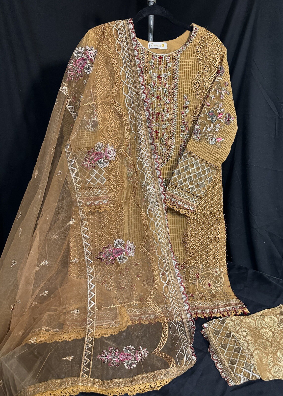 ⭐️ZARQUN BRAND PREMIUM⭐️ – PRETTIEST FORMAL CRUNDI/KHAADI NET 3 PC Suit – $95