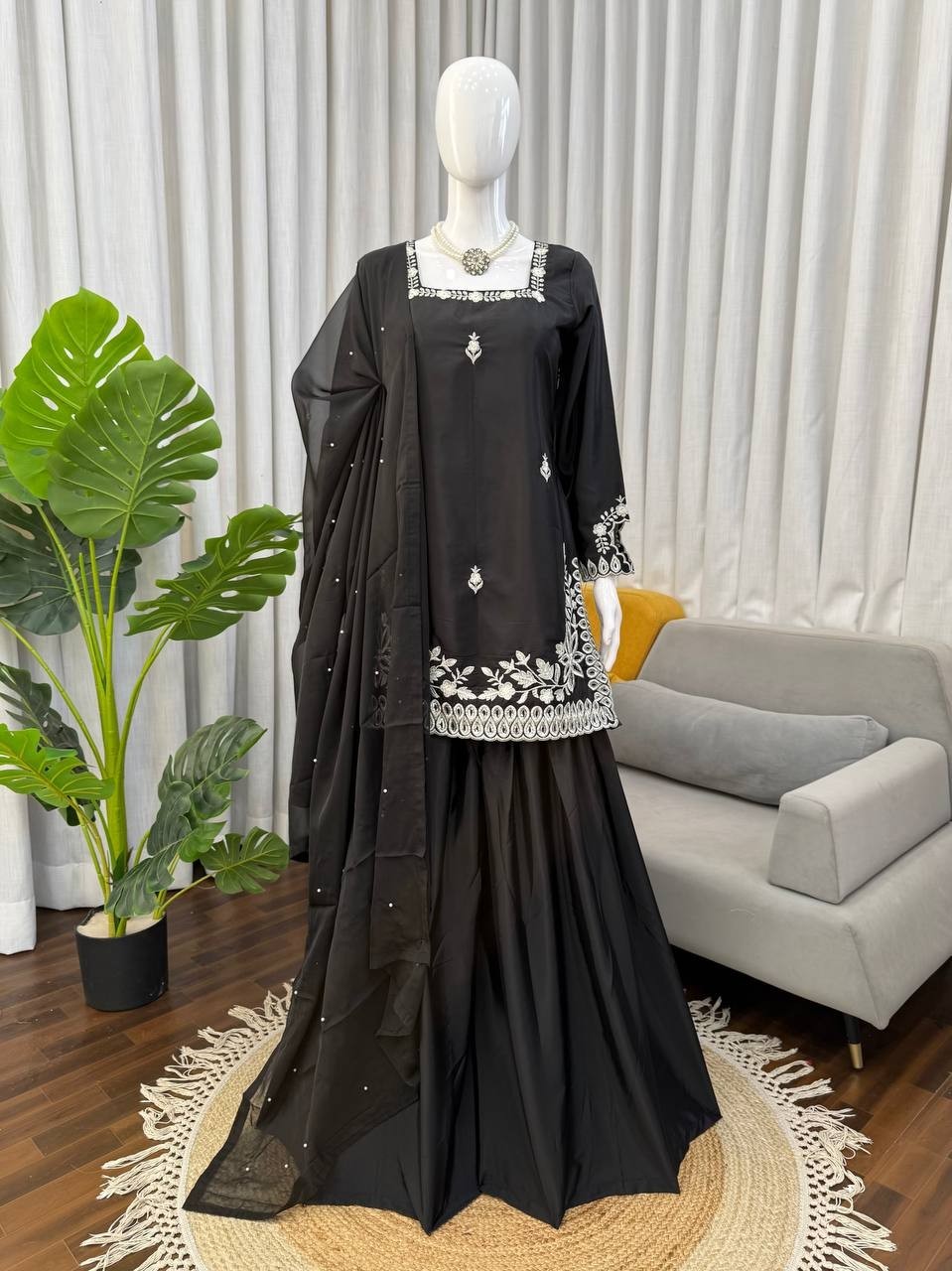 Presenting Heavy Natural Crep Black Top Palazzo With Dupatta For Party Wear
