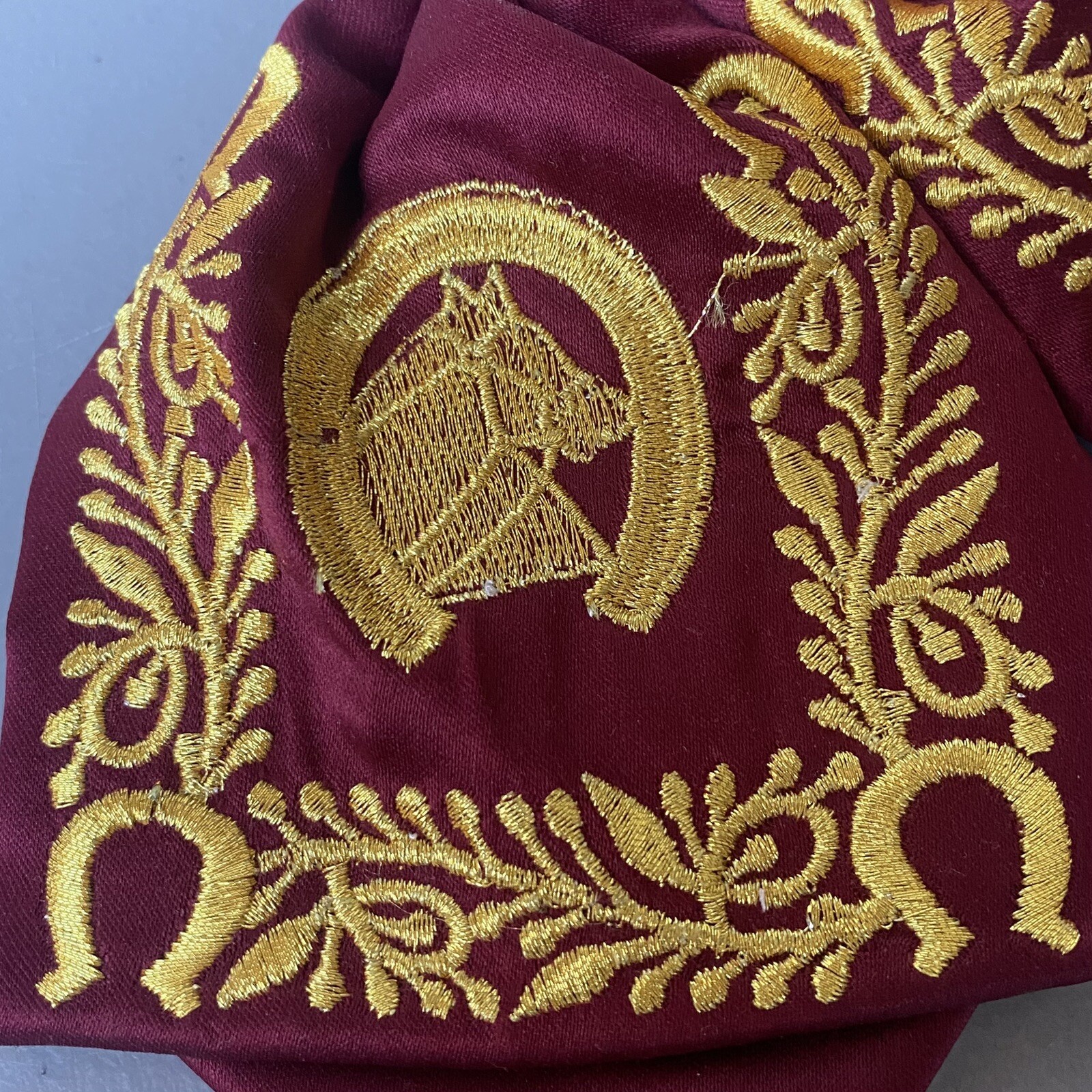 Mariachi Bow Tie, Burgundy With A Horseshoe and Horse Embroidered / Moño Charro