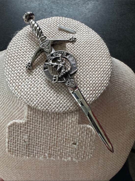 VTG APS Scotland Clan Gordon Crest Claymore Sword Kilt Pin Pewter 4″
