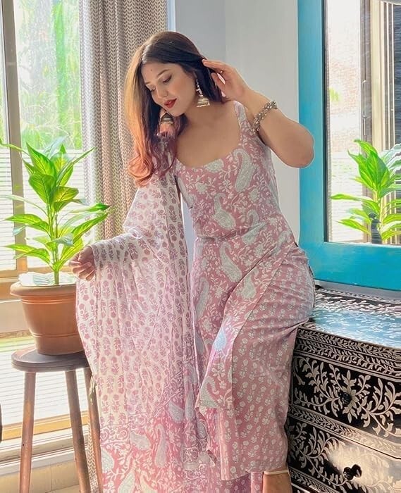Rayon Printed Sleeveless Straight Kurta and Pant Set with Dupatta
