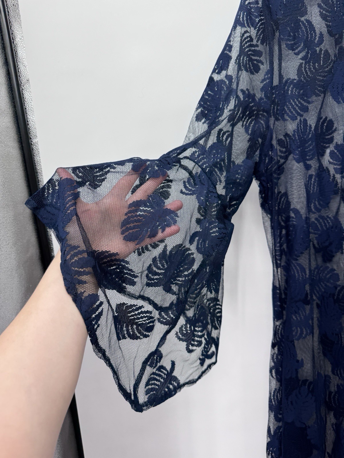 Navy Sheer Lace Duster Kimono bell flare sleeves tropical vacation resort 32 ptp