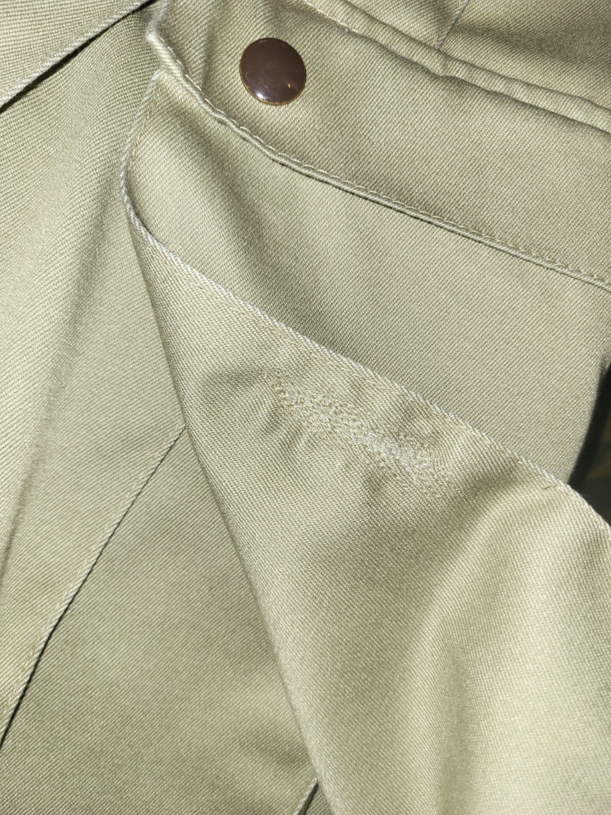 Utilikilt Men’s Khaki Utility Kilt Size 42 x 23 Snap Closure Heavy Duty