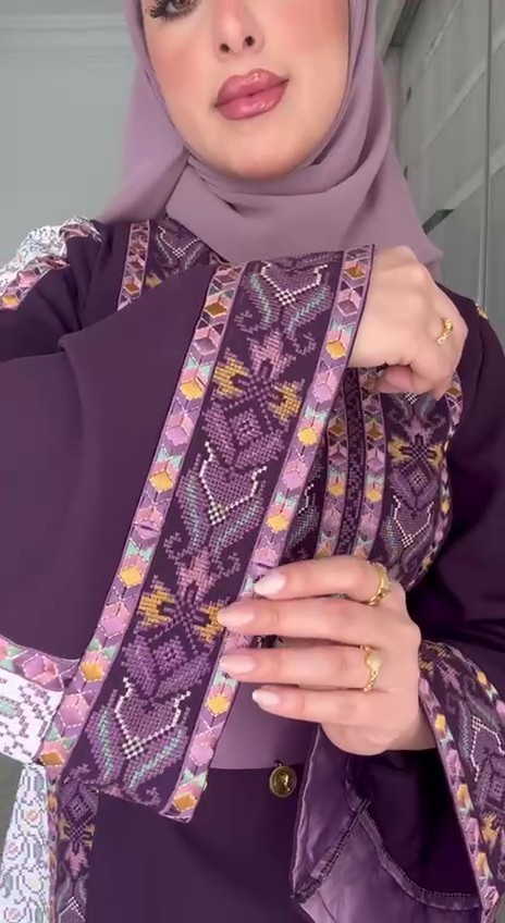 Palestinian Women Embroidered Thobe Dress Tatreez, long flowing and Wide Sleeves