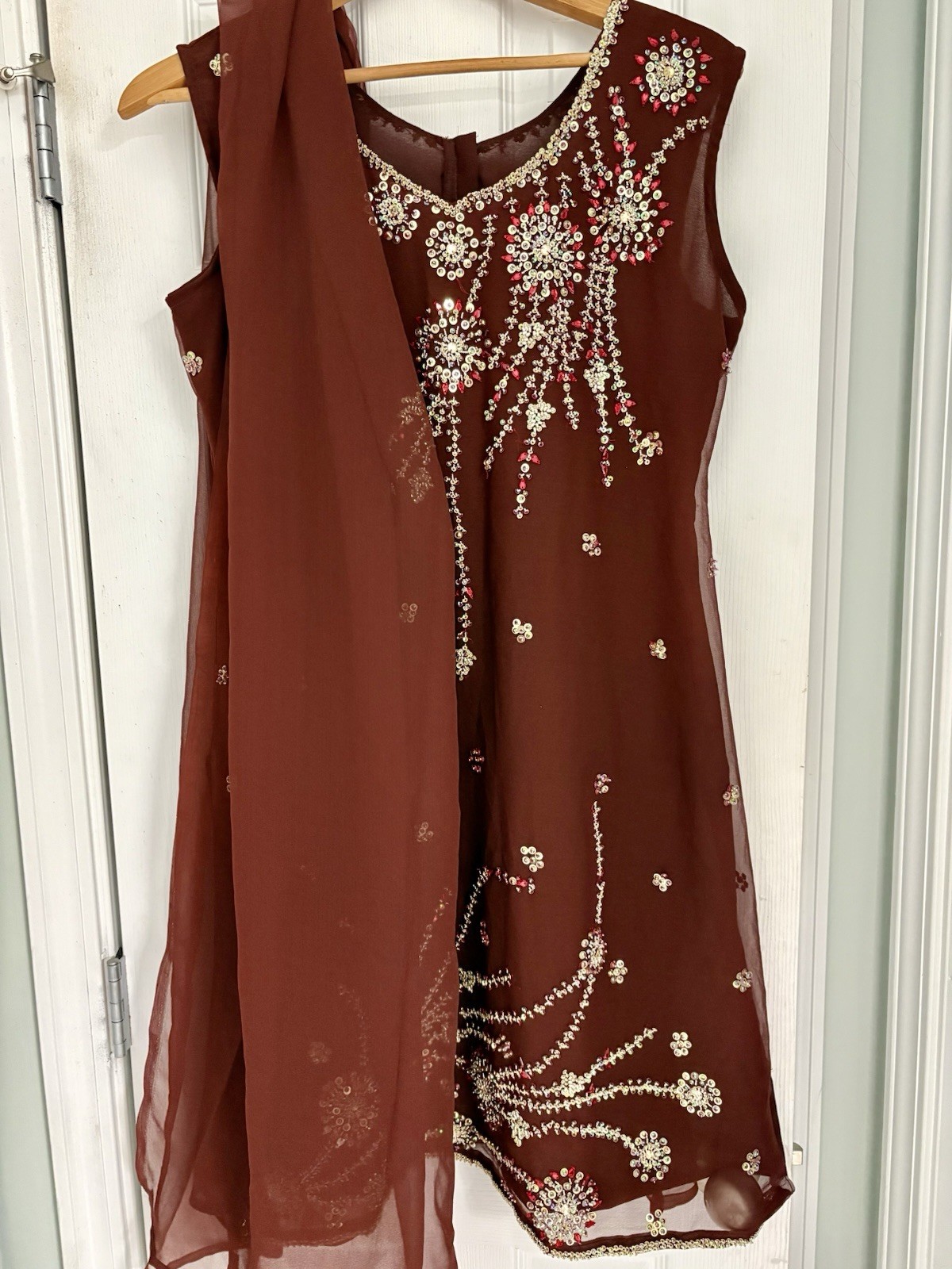Indian Pakistani Salwar Kameez Brown/Maroon Party Wear Brand New 40” M-L