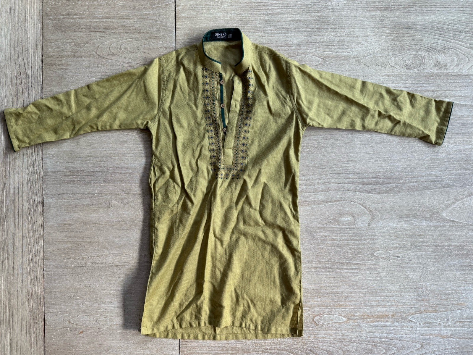 Pakistani Indian Diner’s Junior Boy’s Olive Green Embroidered Kameez Size 16