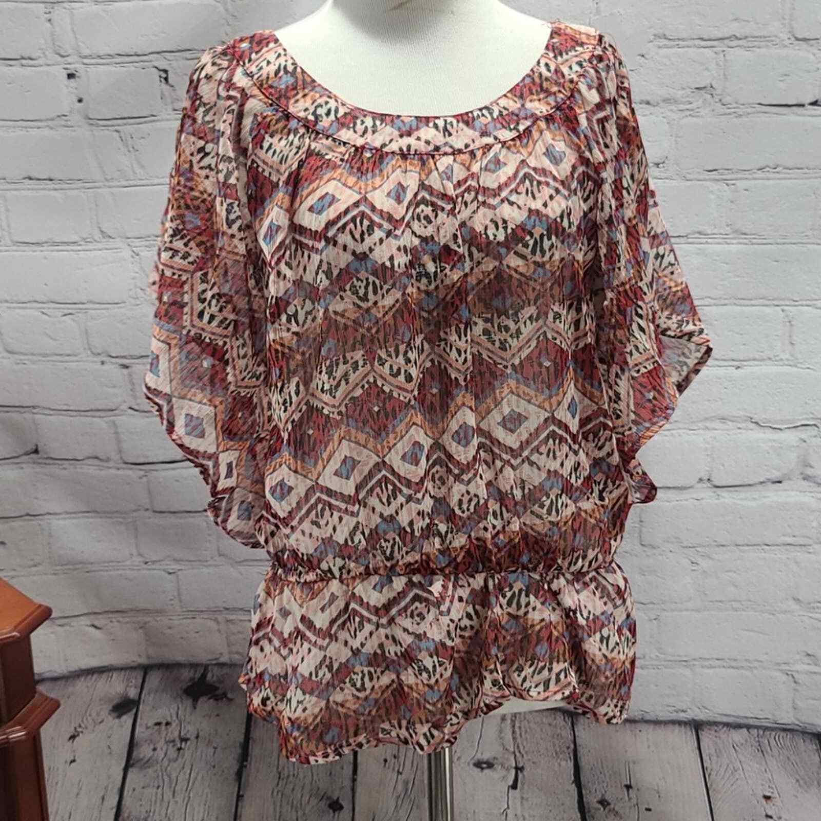 Aztec Like Print bat wing sleeves elastic waist