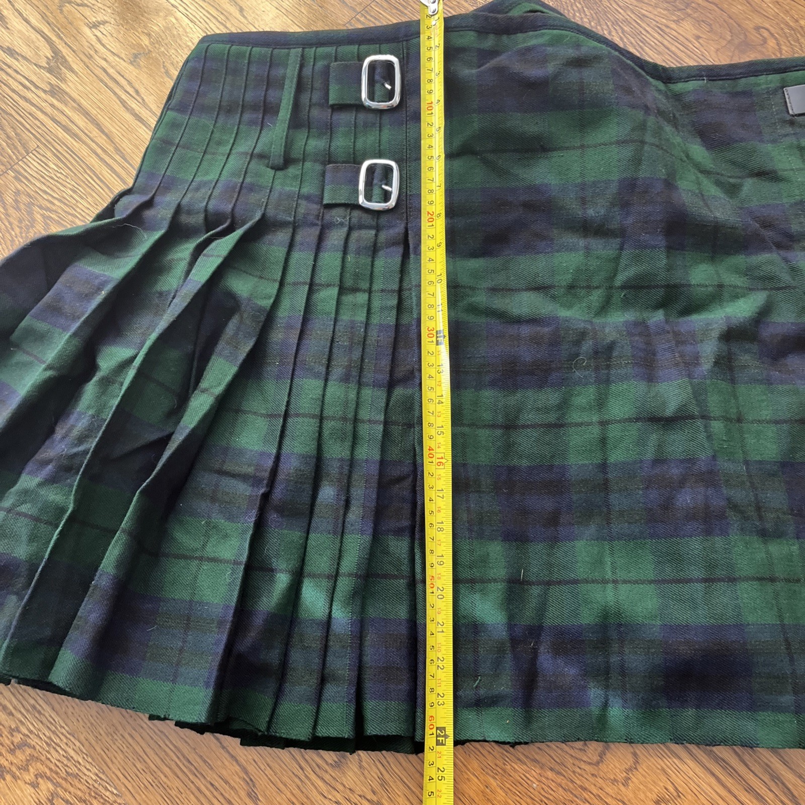 Black Watch Tartan Kilt Pleated Scottish Kilt Size 34 100% Acrylic Wool 8 Yards