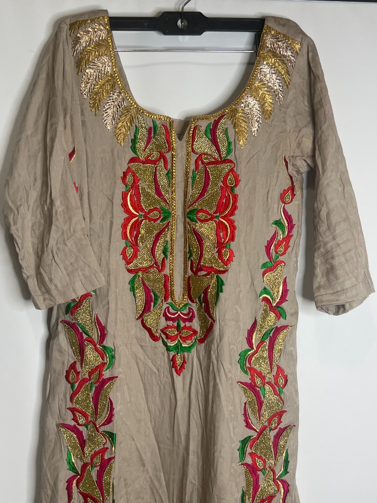 Women’s Indian Embroidered Kurta Tunic Beige Gold Red Green 3/4 Sleeve Slit Side