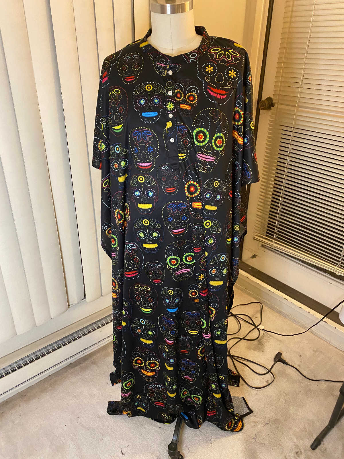 Kaftan Black Skulls Day of the Dead Halloween Skulls Men’s Unisex New Mexico Hip