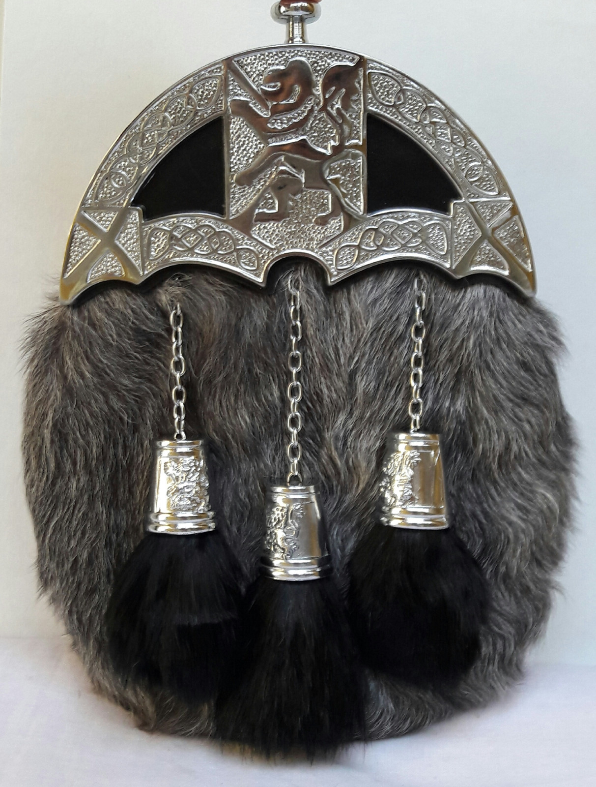 Men’s Scottish Kilt Dress Grey Goat Sporran Rampant Lion Cantle & Tassels Caps .