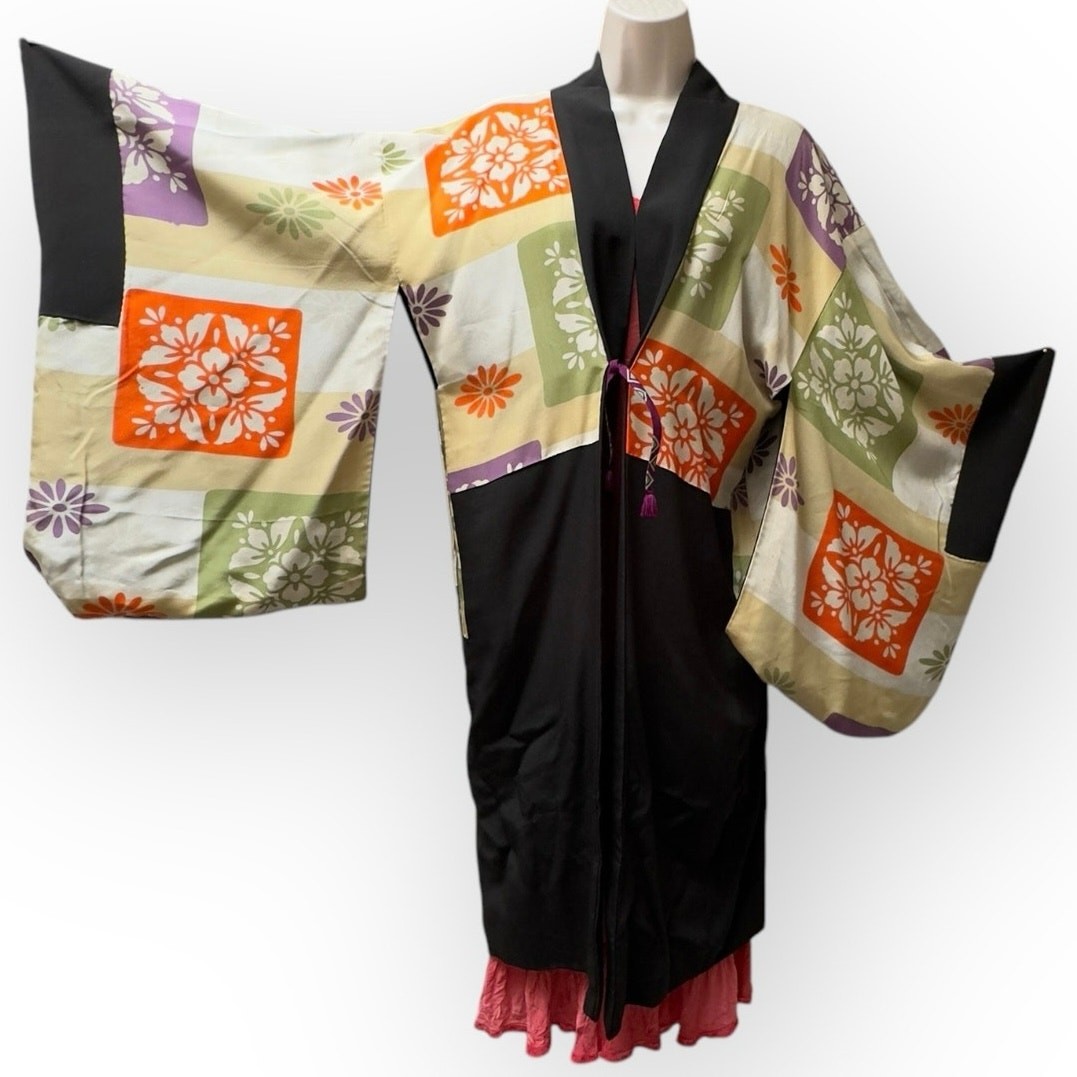 Vintage Reversible Japanese Kimono Silk Floral Print Hand Stitched Haori Nukui
