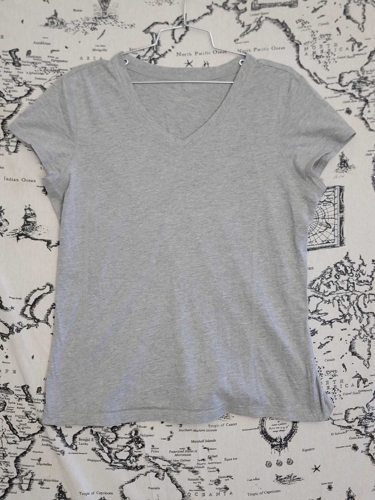 Grey V-Neck T-Shirt Women’s Short Sleeve Top Size M