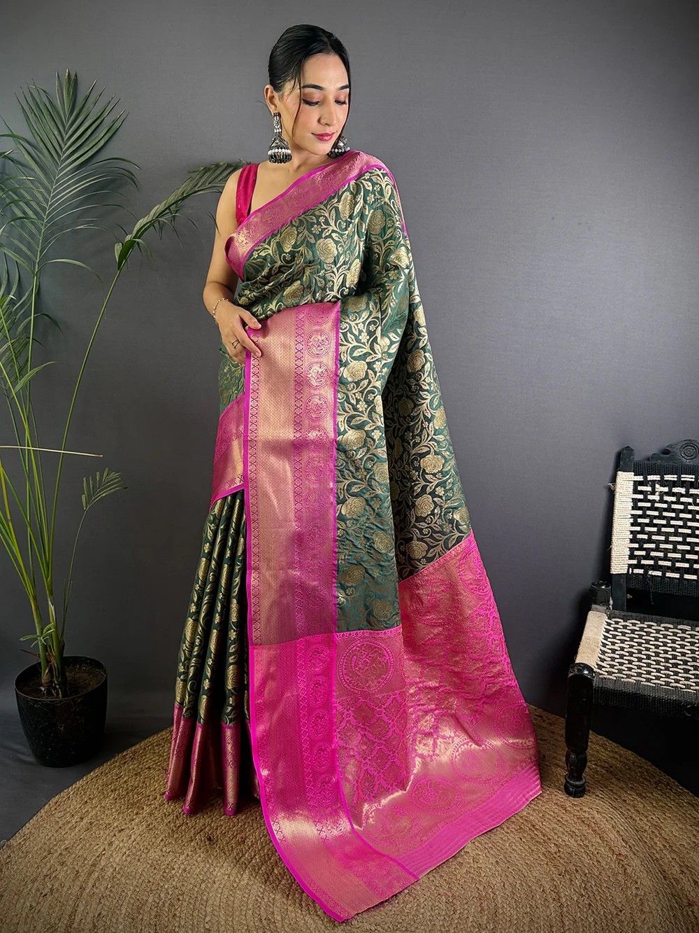 Women Saree Green Floral Zari Banarasi Kanjivaram Silk Party Wear With Blouse