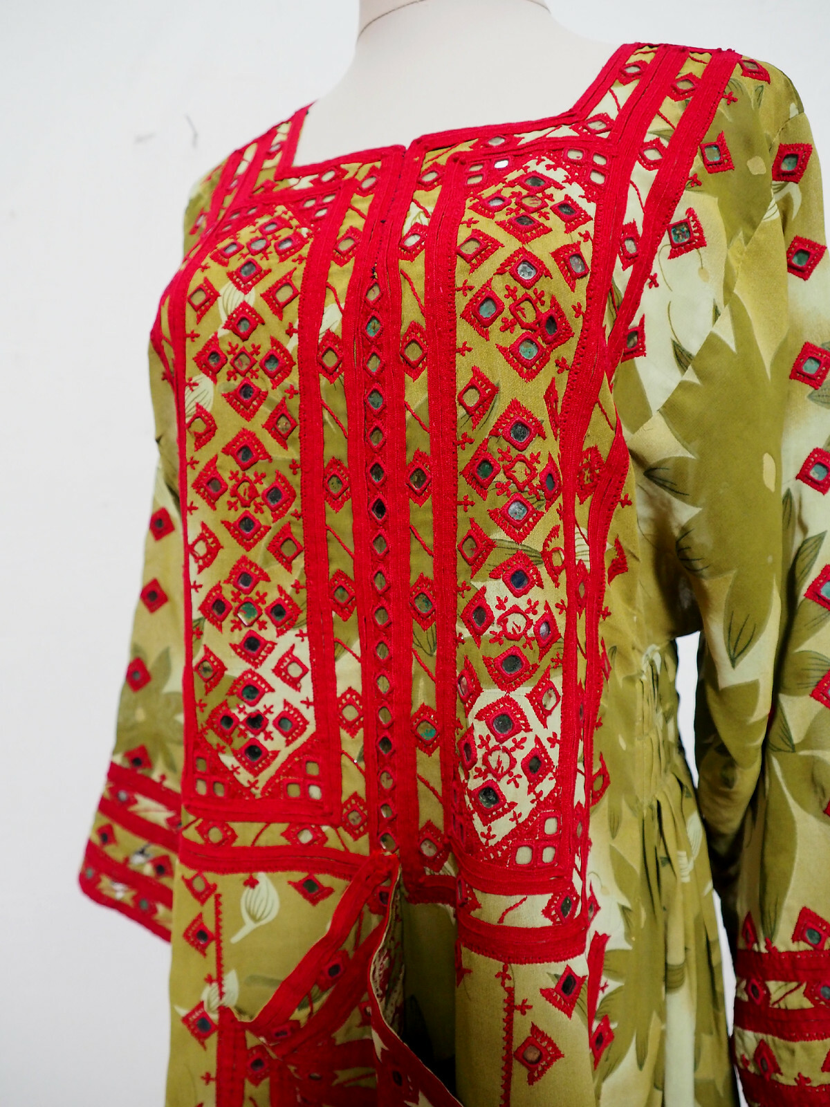Orient nomads Baloch costume dress Afghan Pakistan Balochistan dress 21/11
