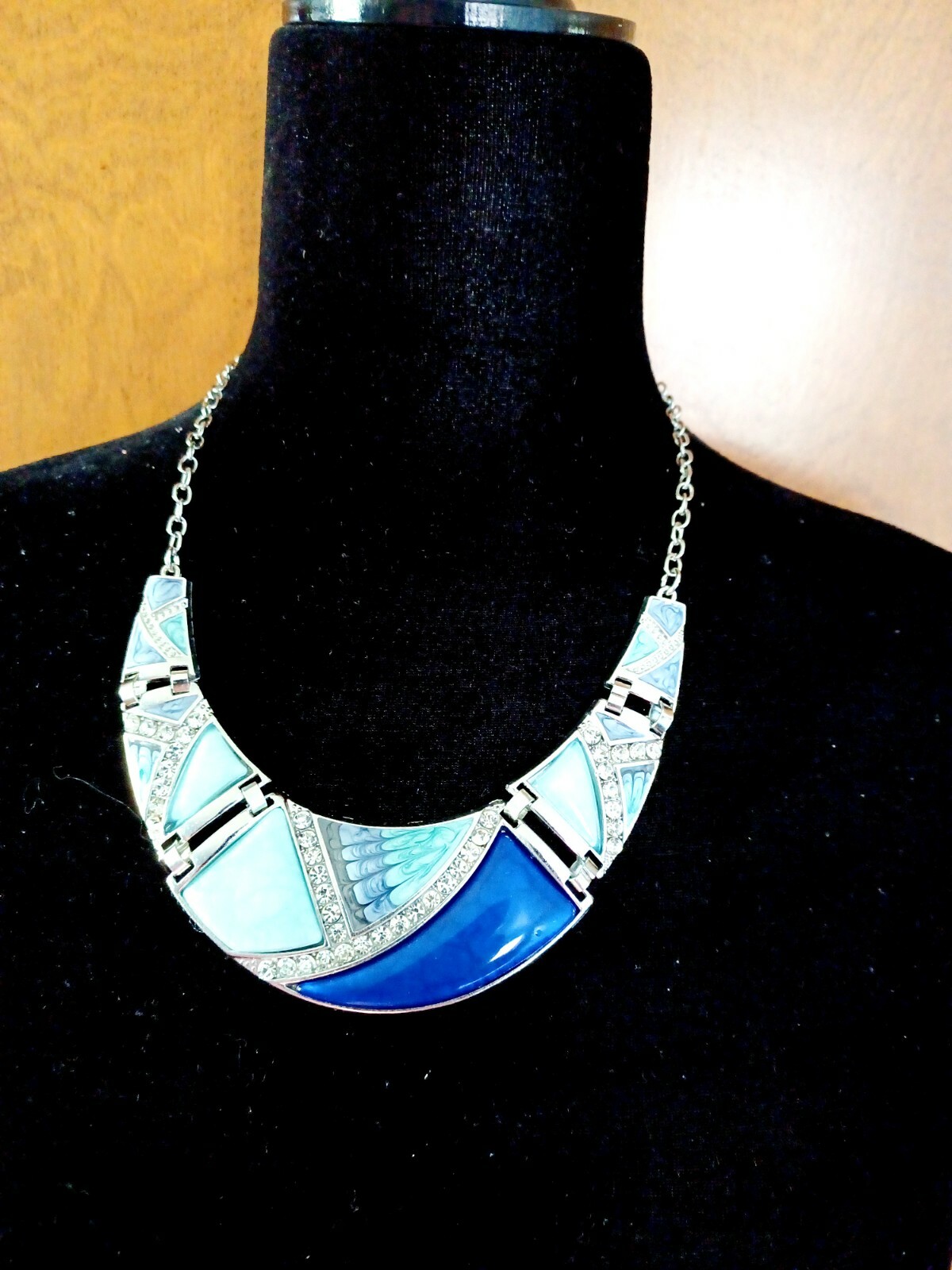 Trendy, versatile bead necklace and earrings