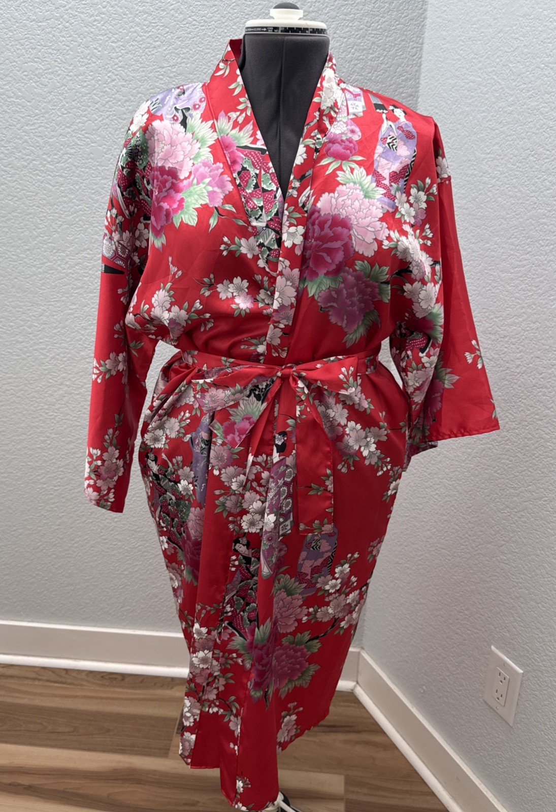 Sakurai Shoji Traditional Women’s Kimono Robe Made in Japan Red Floral Geisha OS