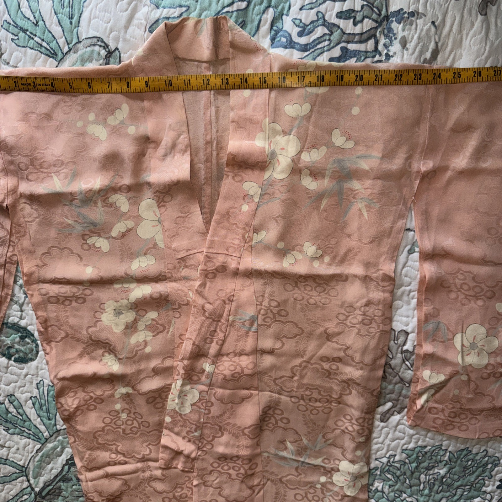 VINTAGE Kimono / Yukata SILK, peach floral design, lightweight ROBE