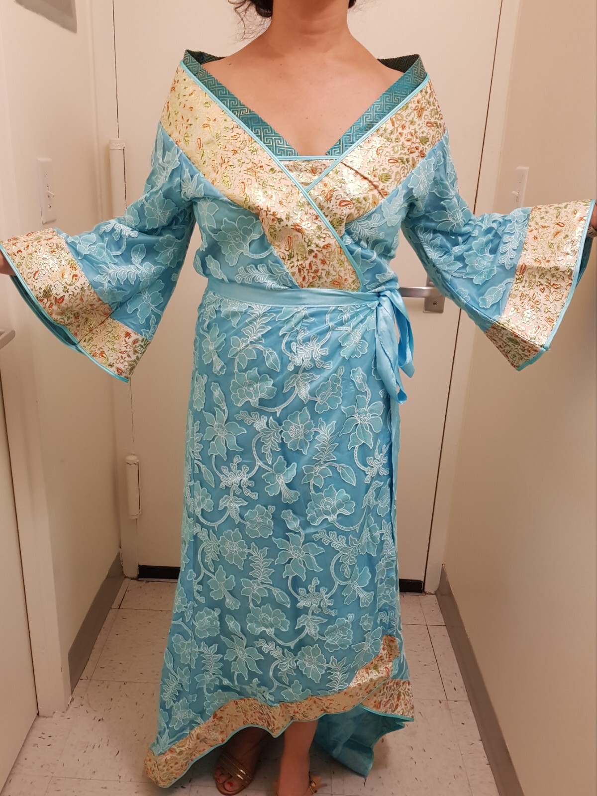 Kimono Light blue/Gold Formal Medium