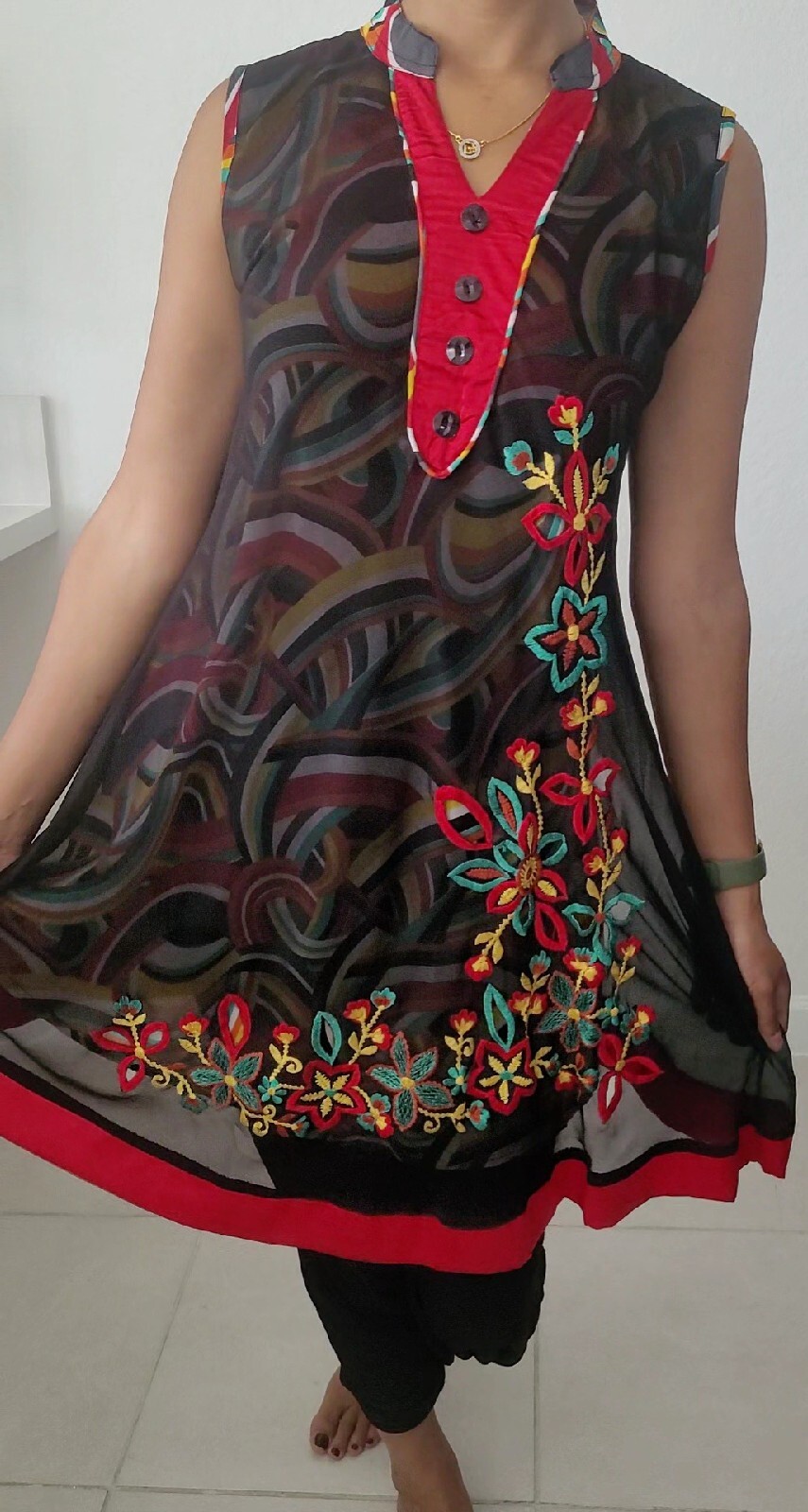 Black Sleeveless Kurti With Multicolor Embroidery Work In Size Small- 1 Piece