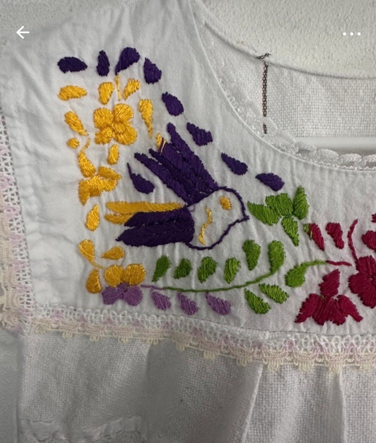Embroidered Mexican Blouse In White Colored Flowers Size Per Measurements XS/S