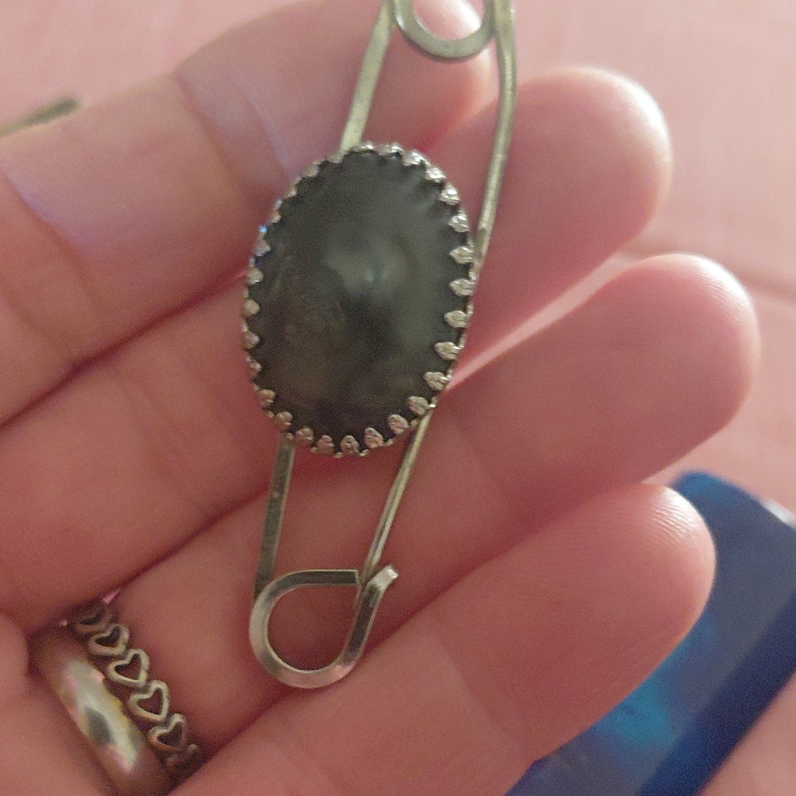 Scottish Kilt Pin Brooch Silver Metal Oval Stone Traditional Style Unisex