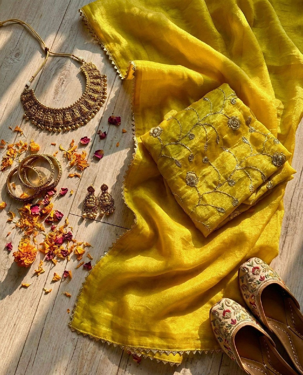 Yellow Designer Exclusive Fancy Space Silk Border Work Saree Embroidered Blouse