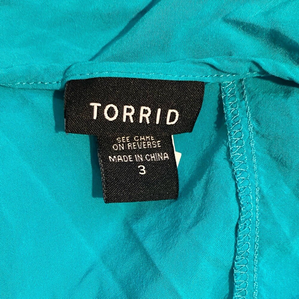 Torrid size 3X challis cutout dolman sleeve aqua blue tunic top