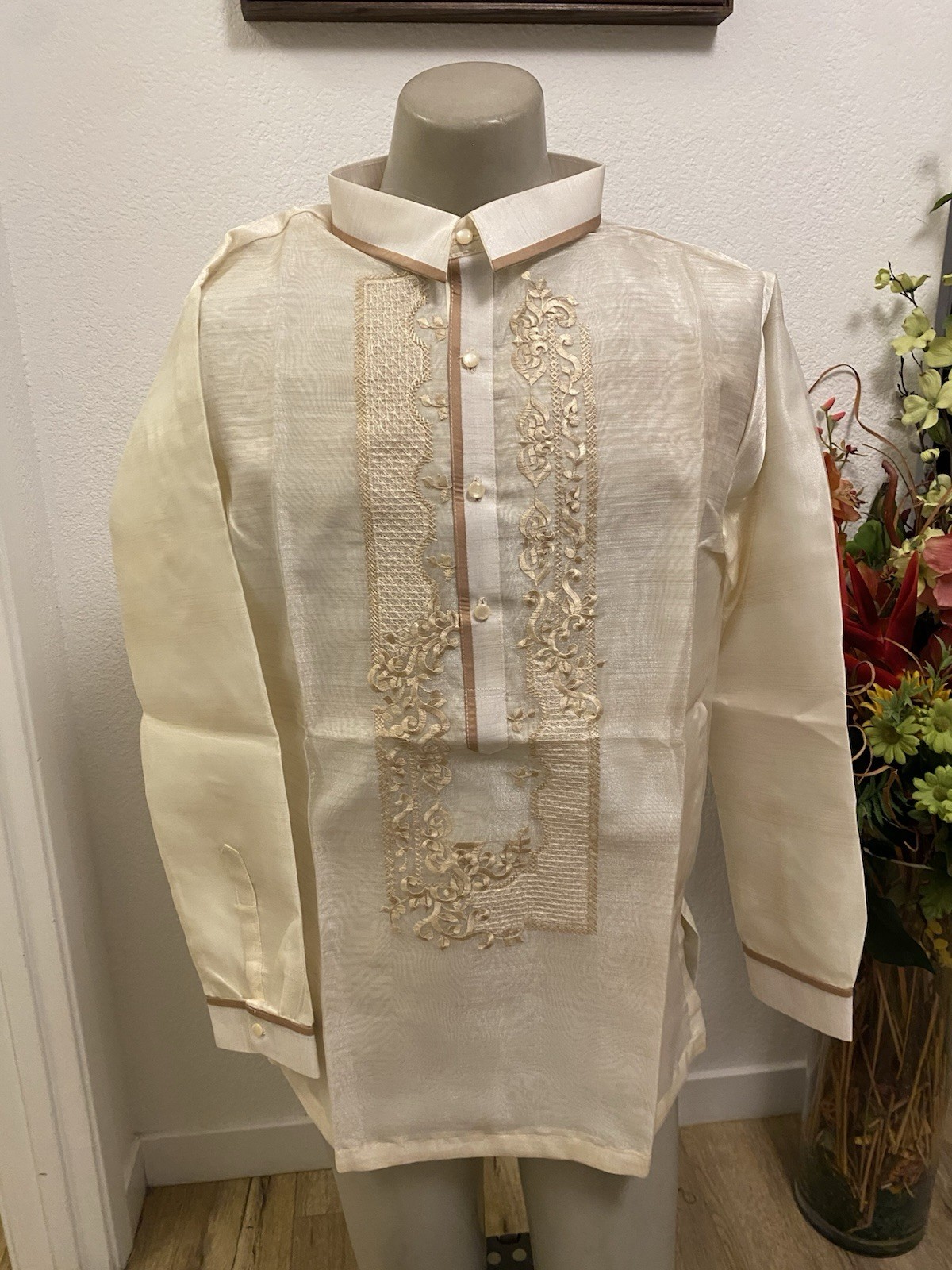 Barong Tagalog Men 2XL Organza W/ Fiber & Embroidery Accent Double Lining.