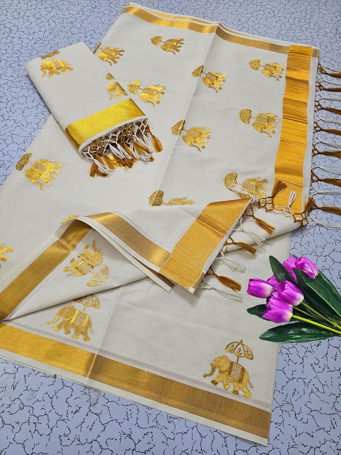 Women’s Kerala Kasavu Embroidry Cotton Saree With Running Blouse Piece