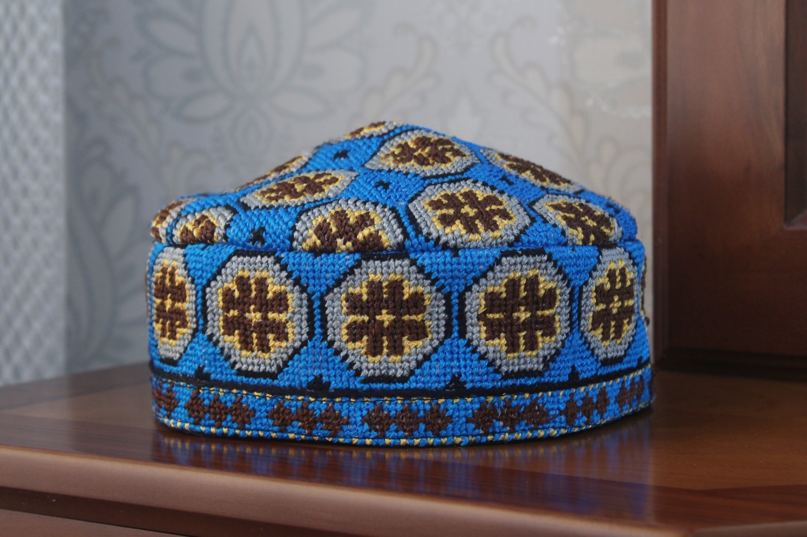 Uzbek Embroidered Skull-cap 22.4″/57cm Traditional Kufi Hat Ethnic Doppa Unisex