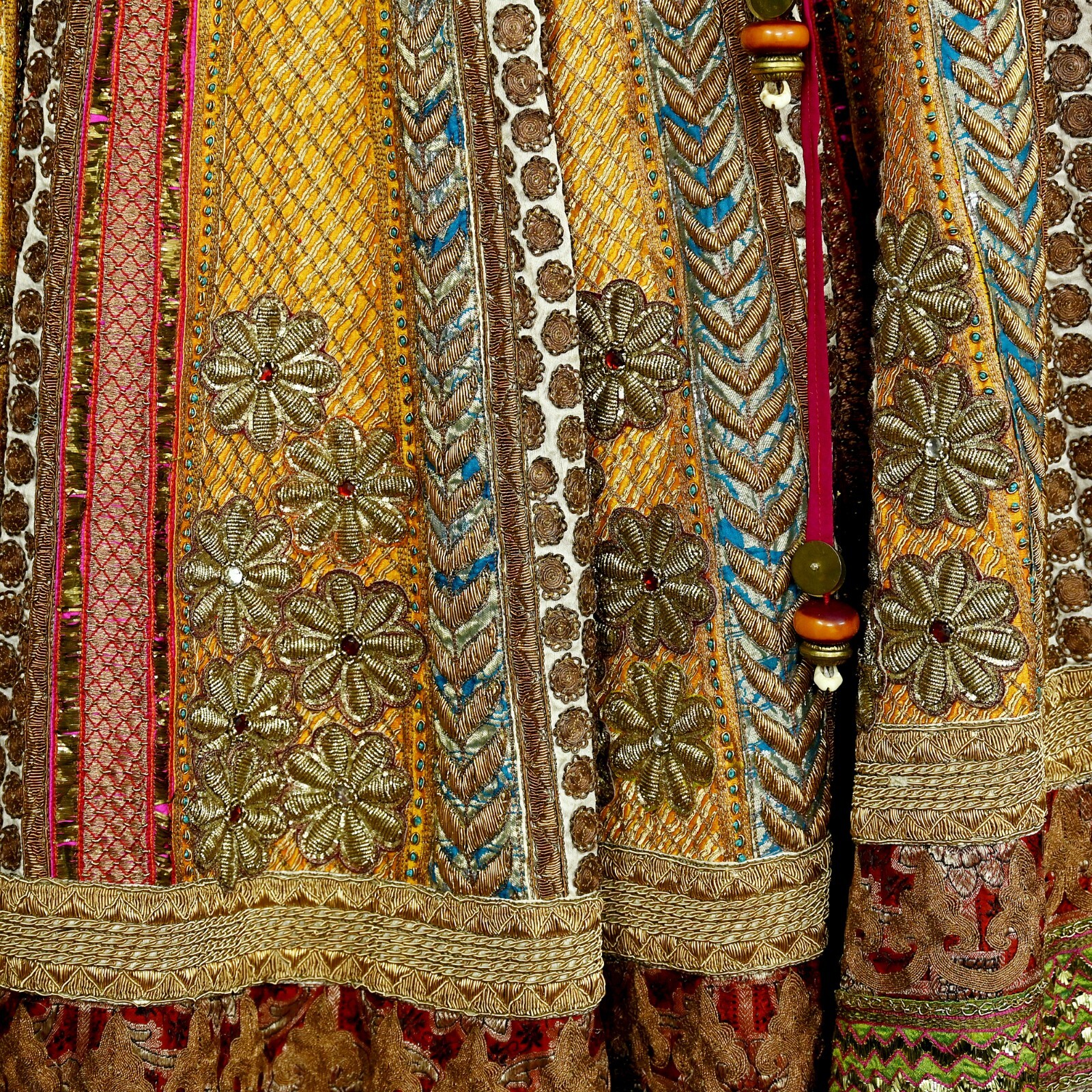 Pre-owned Heavy Hand Embroidered Lehenga/Dupatta Designer By Anamika Khanna