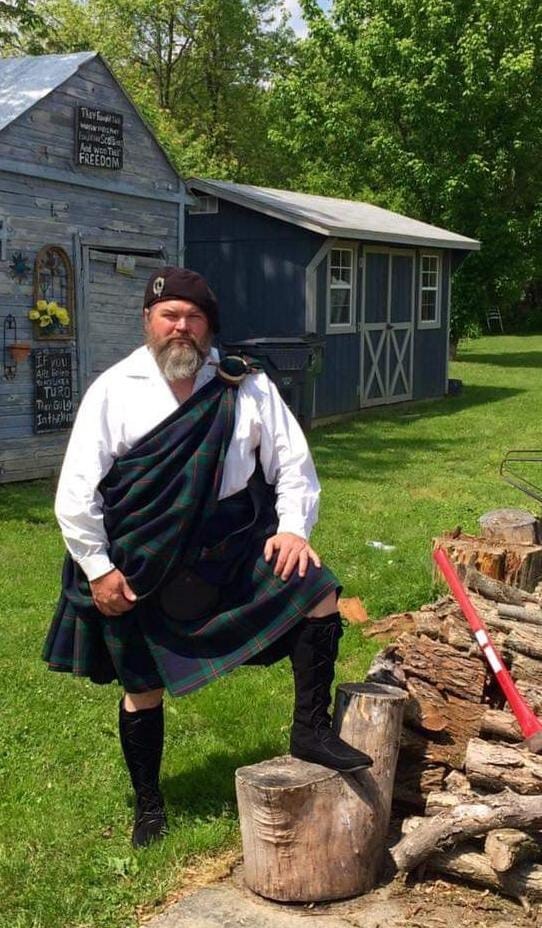 Scottish Highland Vintage Great Kilt For Men’s Available in 40+ Tartans