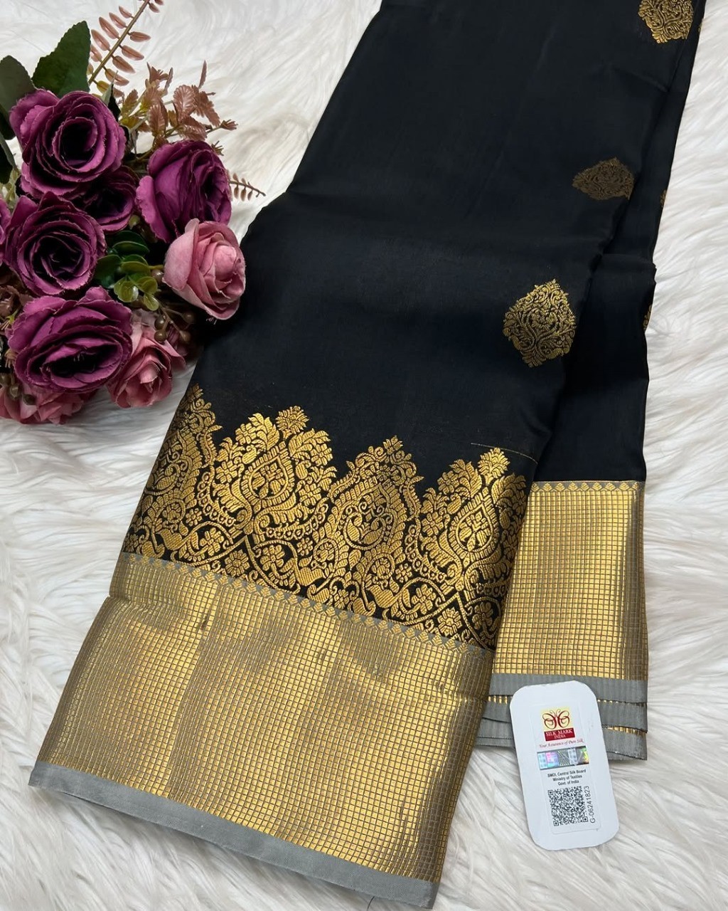 Women’s Banarasi Pure Soft Kanjivaram Silk Saree With Blouse Piece For Wedding