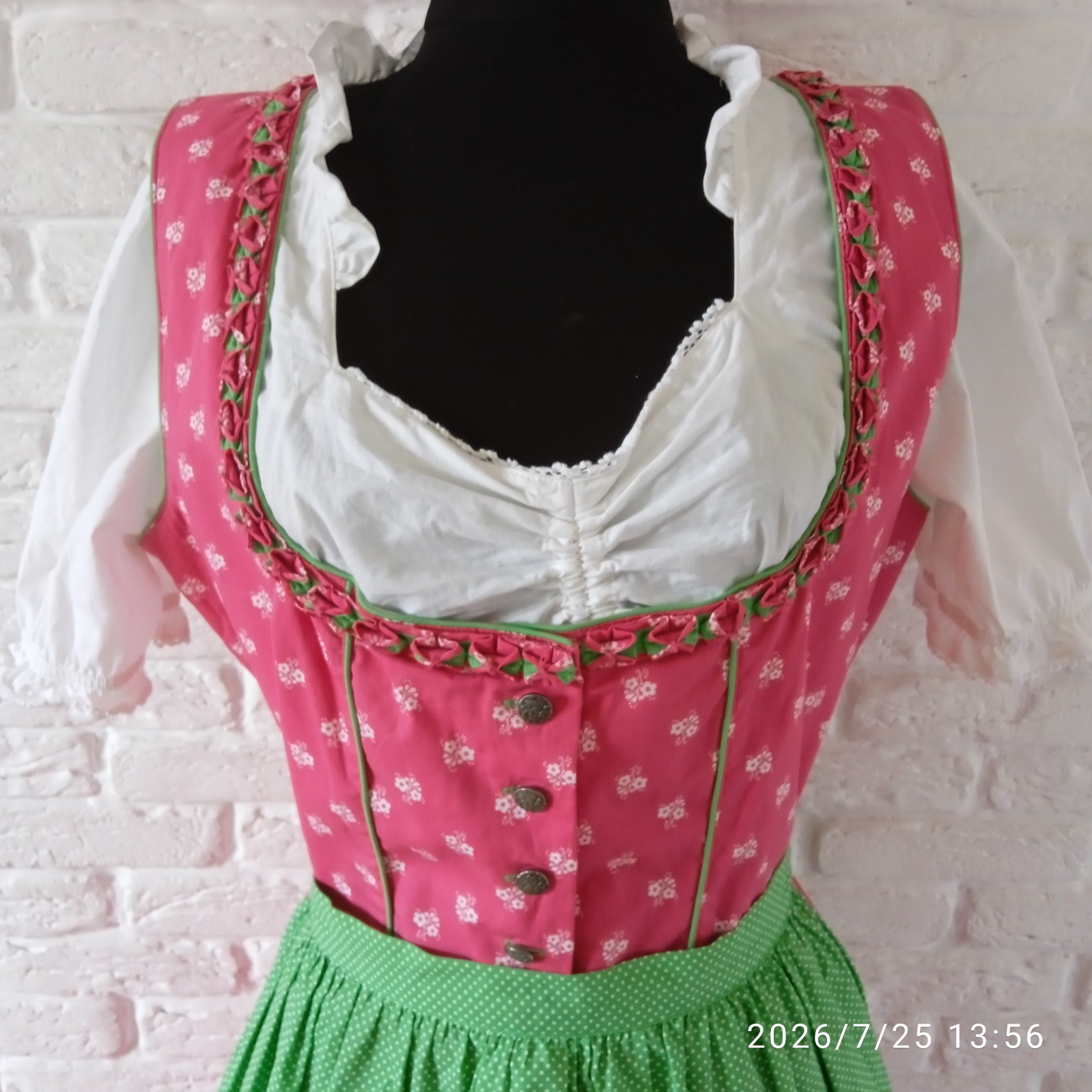 Waldschultz Tyrol Dirndl Oktoberfest Dress Size M 40/42 and white blouse