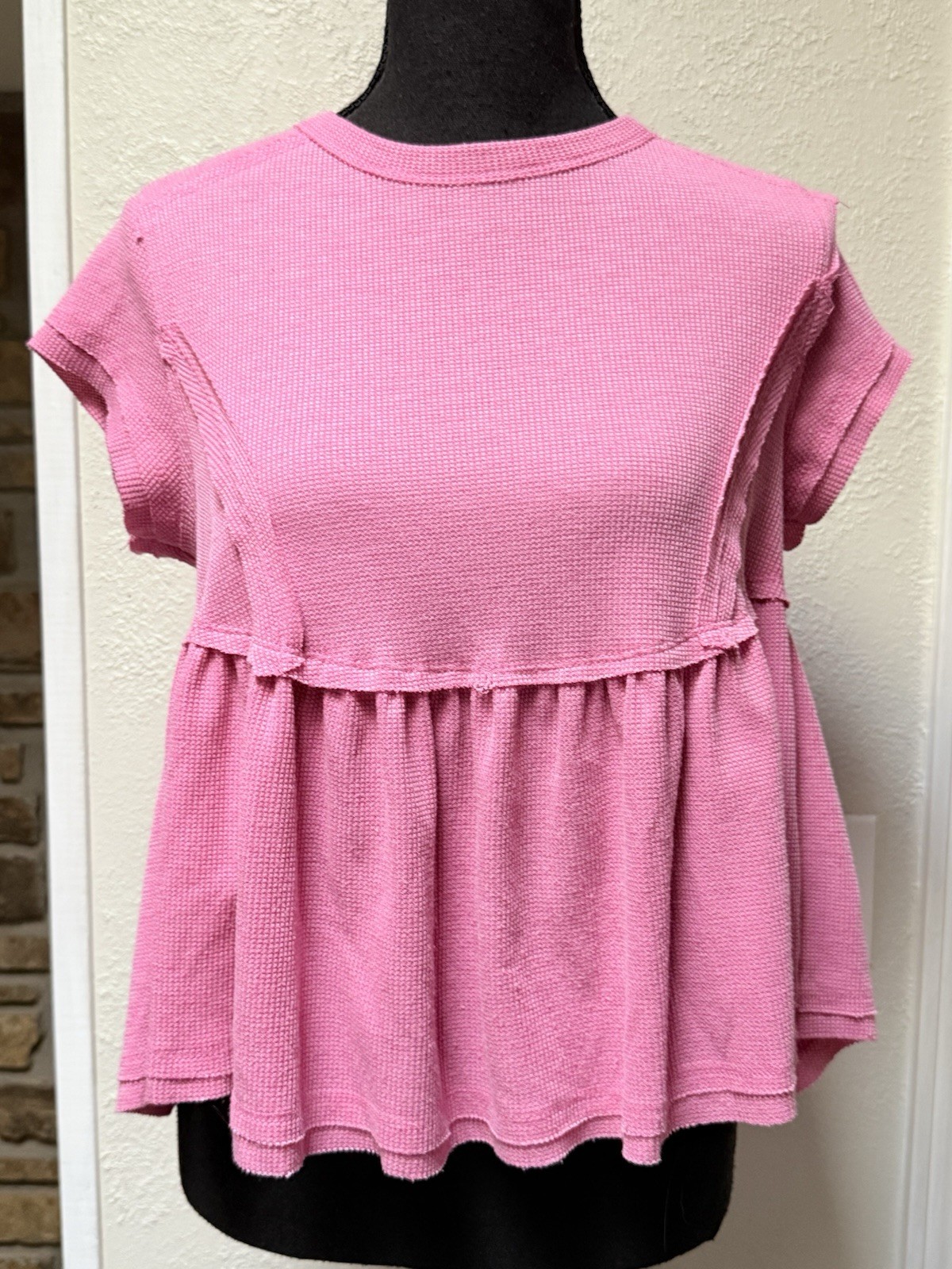 Altar’d State Subtle Ribbed Thermal Short Sleeve Babydoll Top Barbie Pink Size S