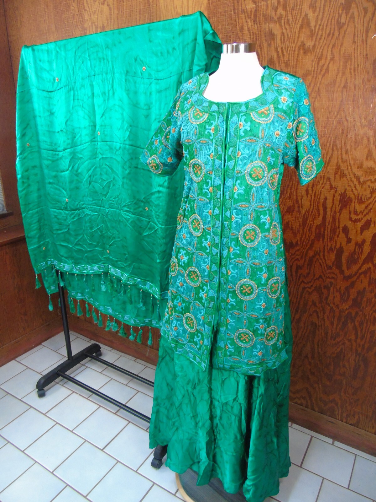 Set of 3 pcs – Traditional Ethnic Wear Green – Dress, Wrap & Skirt