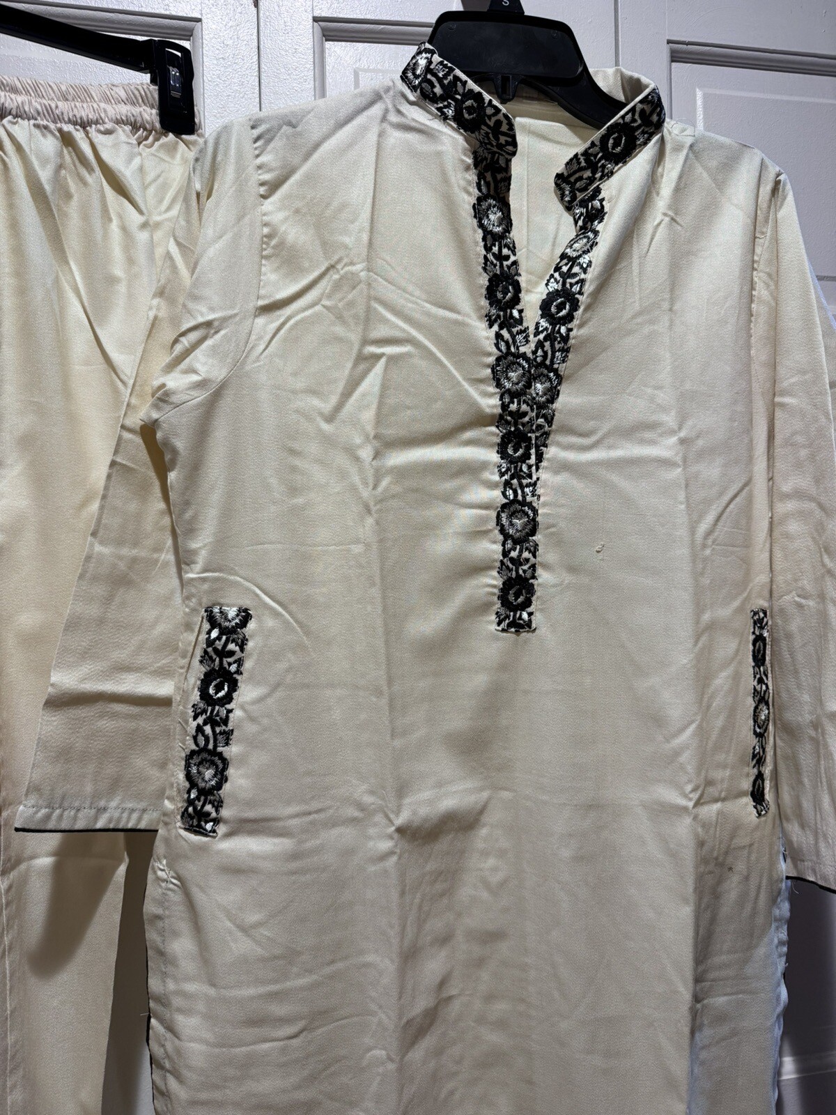 women’s Cream And Black 3 Pieces With Shawal Winter Material Size: M New