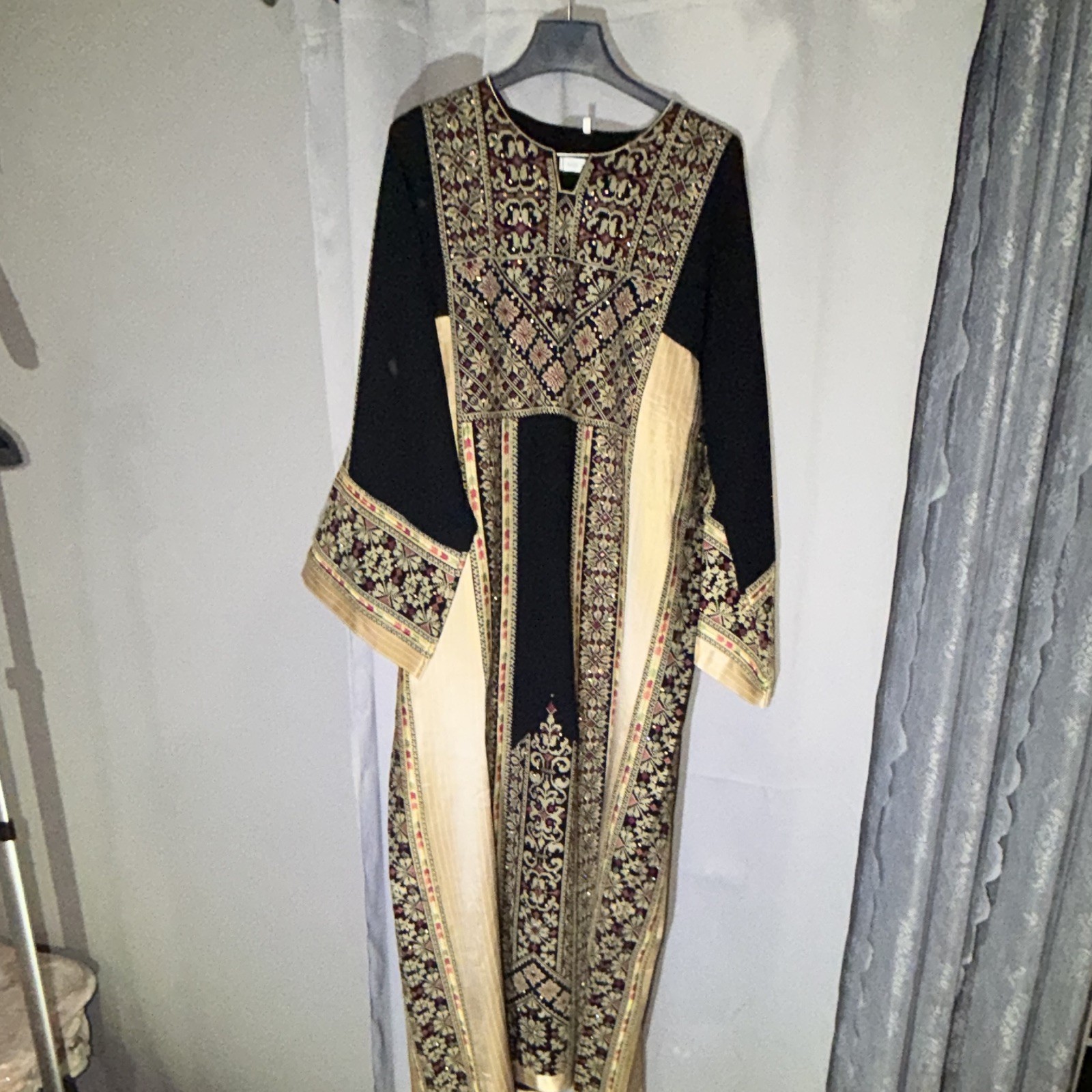 Women’s Embroidered Kaftan Dress Black/Gold/Red Polyester Size 5 Jordan