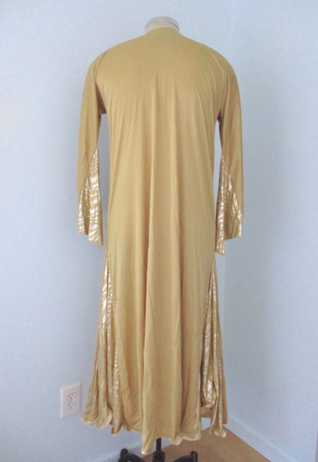 NWT Dubai gold dishdasha thoub black ribbon silver zebra seashells Adult S