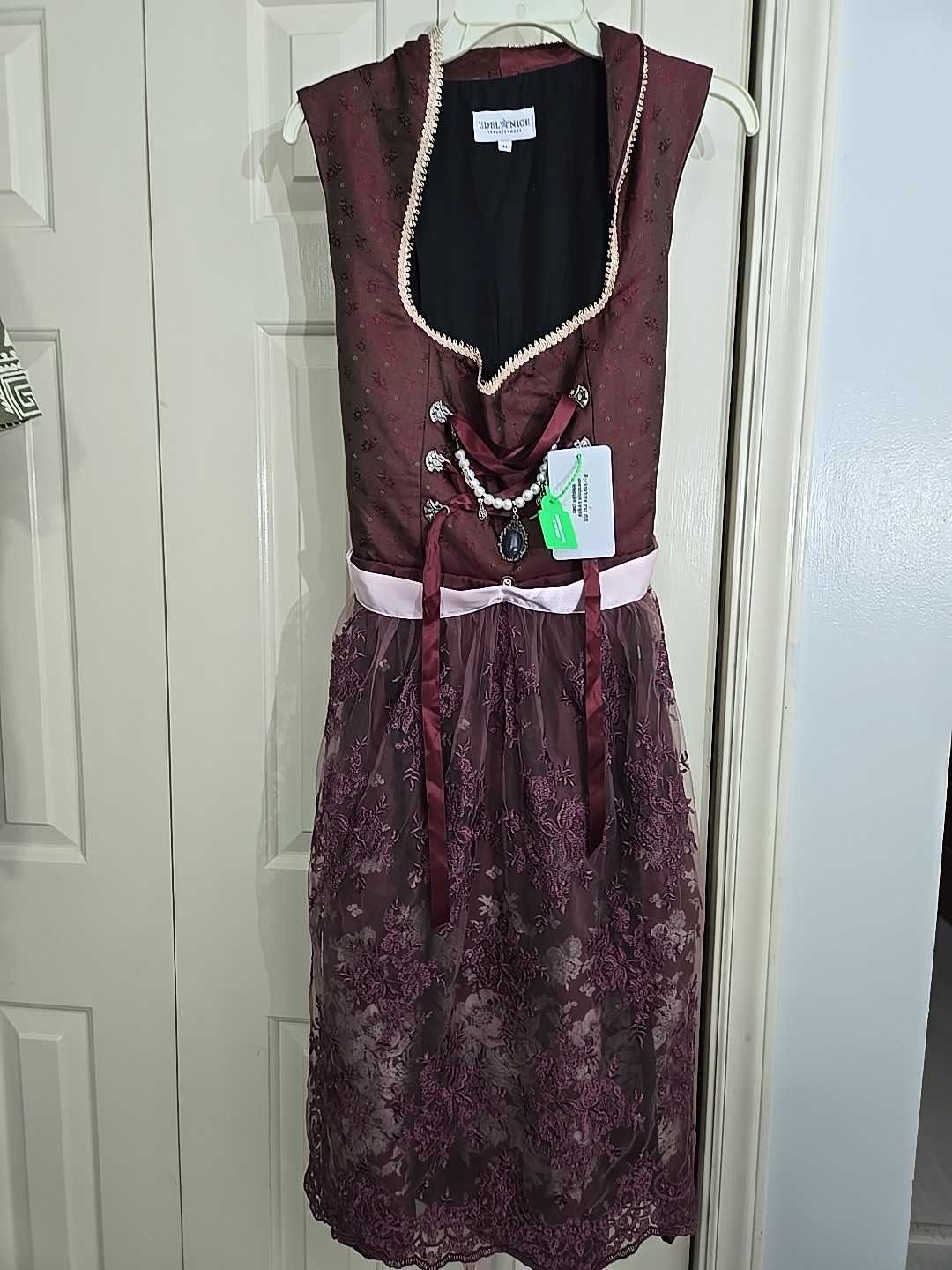Octoberfest/Medieval Dress Size 44 (XL-1X) Edelnice Embellished Bust With Lace